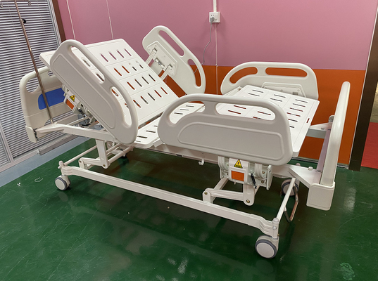 ICU 병동 방 3 기능 전기 병원 침대는 하얗어서 파래집니다